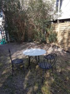 Appartements Appartement T2 avec Jardin Privatif : photos des chambres