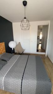 Appartement de 4 chambres proche plage, tram et aeroport