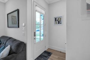 Modern 3BR in Bishop Arts - Walk to Shops & Dining Duplex