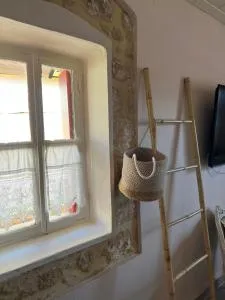 To Tsardi - Áyioi Asómatoi