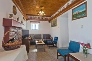 Traditional Villa Vadies - Apérion