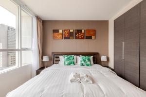 2 BR in Downtown BTS Chitlom BKK