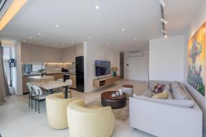 Mackenzy Dream Residence 202