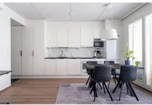 Loistavalla sijainnilla oleva uudehko saunallinen kaksio - 肯佩莱