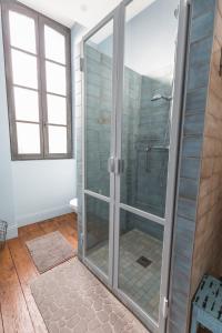 B&B / Chambres d'hotes La Maison d-Augustin : Chambre Deluxe