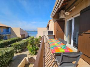 Bel appartement climatisé vu sur létang