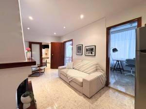 Sunny house, stunning Aegean Sea views.