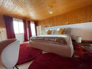 Suite Henri Matisse - lit king size et sdb privative - Collombey