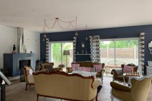 Maisons de vacances Maison loft piscine : photos des chambres