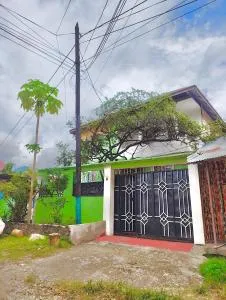 RizTown Hideaway - Ngambo