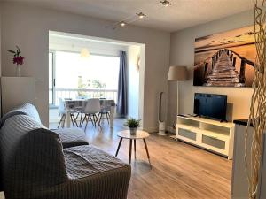 Baie de Sanary - Beau F2 bord de mer avec piscine