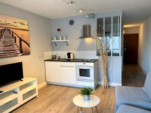 Baie de Sanary - Beau F2 bord de mer avec piscine