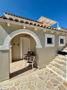 Ediths Beach House - Adults Only