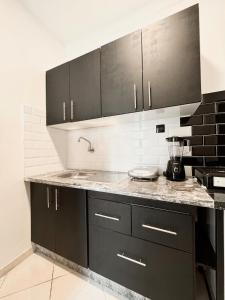 Budget-Friendly 2BR - AC and heating inRooms