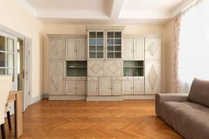 Kings City - Central Apartment