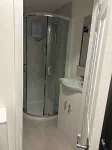 COZY DOUBLE Bedroom STUDIO With WIFI & PARKING Waltham Cross