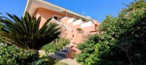 Katys Garden, house with garden near the sea, relaxation and privacy