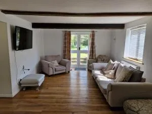 Character listed 2 bed cottage - Hawkhurst