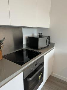 Bright, Modern Apartment with Great Views