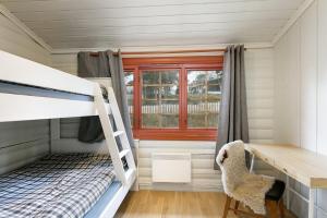 Cozy apartment with pool