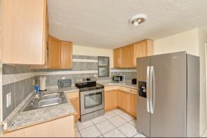 3 bedrooms 1 bathroom Entire Beach Side House