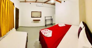 The Wave Rooms & Hostel