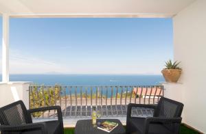 Breathtaking Sea View Apartment on Sorrento Coast with Sunset Terrace & Parking