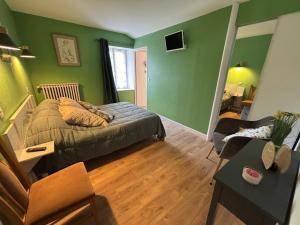 B&B / Chambres d'hotes Auberge de la Normandie : Chambre Double - Vue sur Jardin
