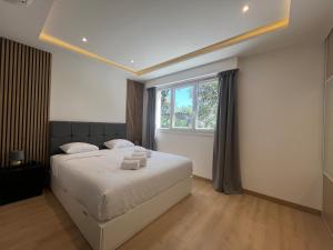 Villas Beautiful 4 bedroom villa with pool, jacuzzi : photos des chambres