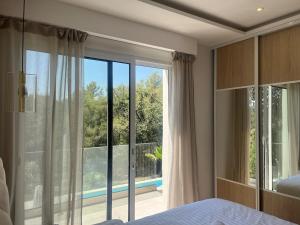 Villas Beautiful 4 bedroom villa with pool, jacuzzi : photos des chambres