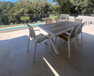 Beautiful 4 bedroom villa with pool, jacuzzi