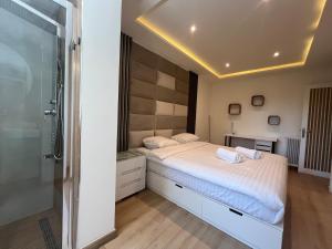 Villas Beautiful 4 bedroom villa with pool, jacuzzi : photos des chambres