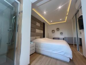 Villas Beautiful 4 bedroom villa with pool, jacuzzi : photos des chambres