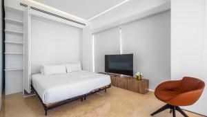 SOHO PV - 908 2 BR Unit with Best Rooftop