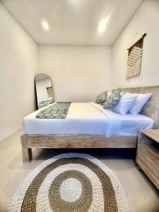 Stylish Villa, 2BR ,GREAT VALUE, Great Location !