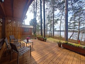 Zakątek Wdzydze -domek nr 7 w pierwszej linii od jeziora