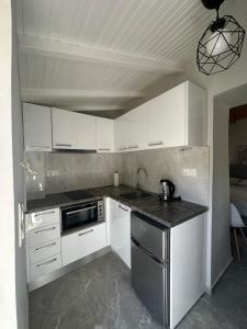 Mamour Apartments in Mavrovouni