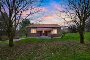 Relaxing Stay with Workspace Wifi Lake Views - 格罗夫城