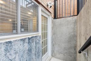 Baker Hill Executive Suite 2 Br Basement Apartment with Full Kitchen and Bath