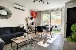 Joli appartement climatisé avec extérieur - Velaux