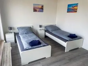 bookandstay24 Dietzenbach 2 Zimmerwohnung mit Balkon, Küche und Parkplatz-10 - 霍伊森施塔姆