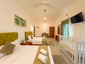 J leaf Hotel by Blue Bird