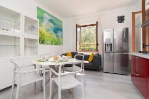 The Phoenix - Modern Breathtaking Sea View Apartment with 2 Terraces, 2 Balconies, small private garden and private parking