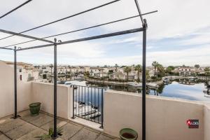 Villa 8 pers - bord de leau - marina - 9mn plage