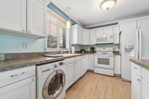 Condo with Panoramic views on Clam Lake