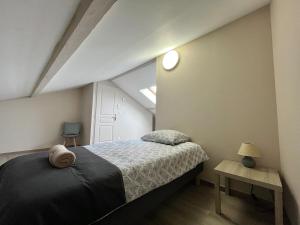Appartements Duplex renove a 15 min de Lyon : photos des chambres