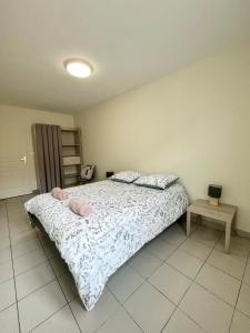 Appartements Duplex renove a 15 min de Lyon : photos des chambres