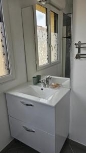 Appartements Le Chic en Ville Centre historique, climatise, wifi, Parking sous-sol inclus : photos des chambres