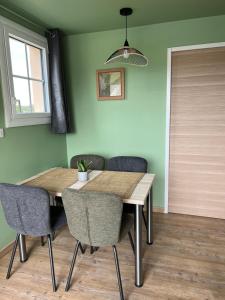 Côté Lac studio 4pers avec terrasse vue sur le lac et parc aquatique gratuit