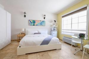 Ocean Drive South of Fifth Miami Beach Family & Pet Friendly